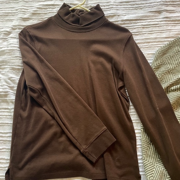 Brown turtleneck long sleeve - Picture 3 of 4